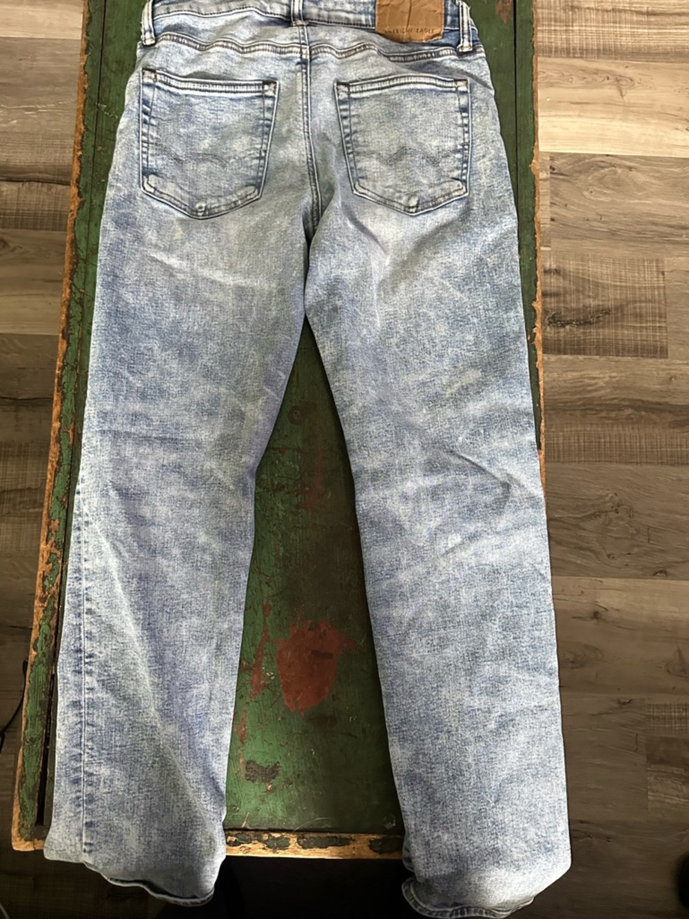American Eagle Outfitters Light Wash Blue Jeans - Picture 2 of 4